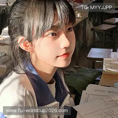 黄婧茵